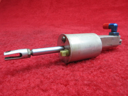 Cessna 172E Master Brake Cylinder PN 0541138-16