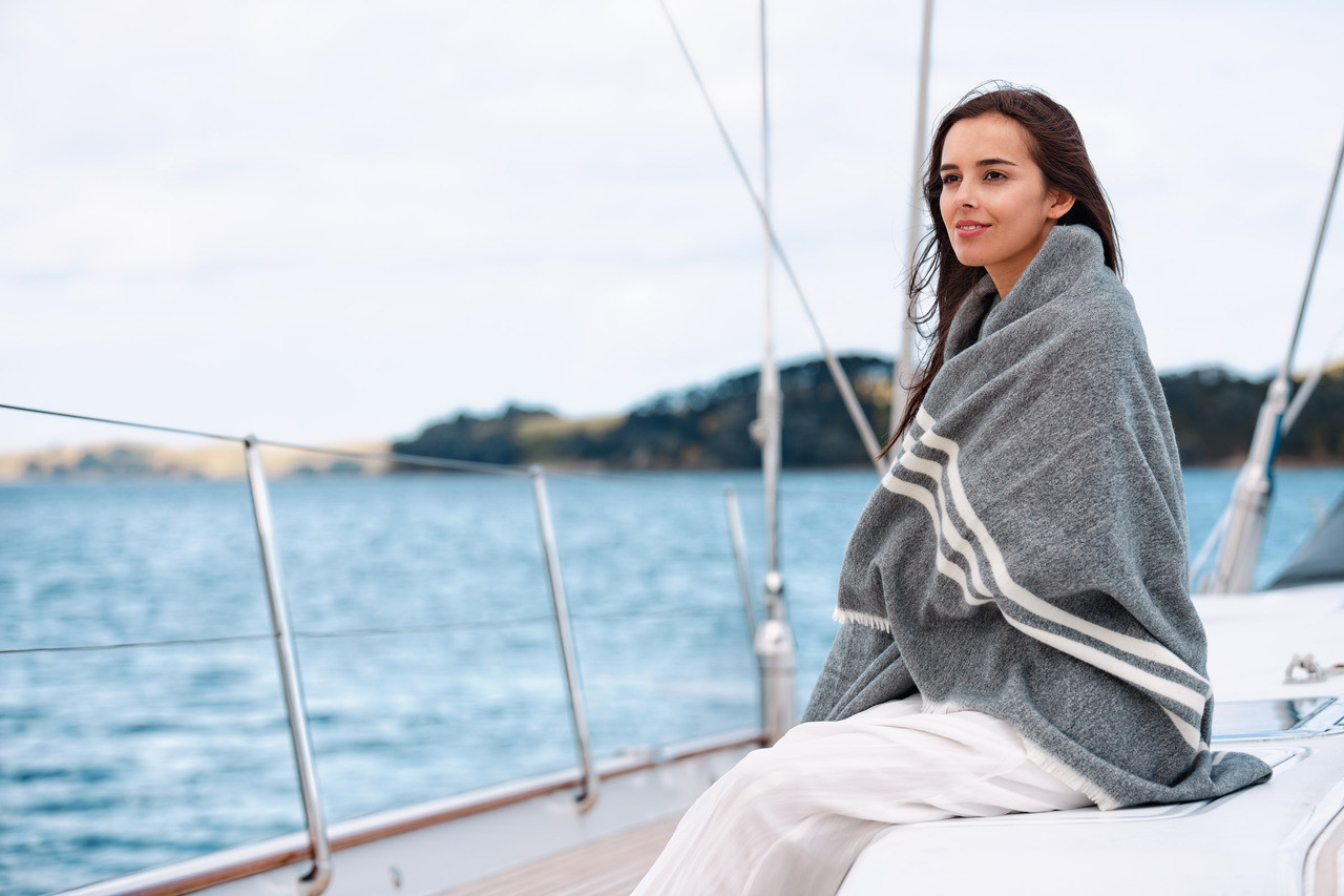 COAST Bendigo Woollen Blanket (Charcoal)