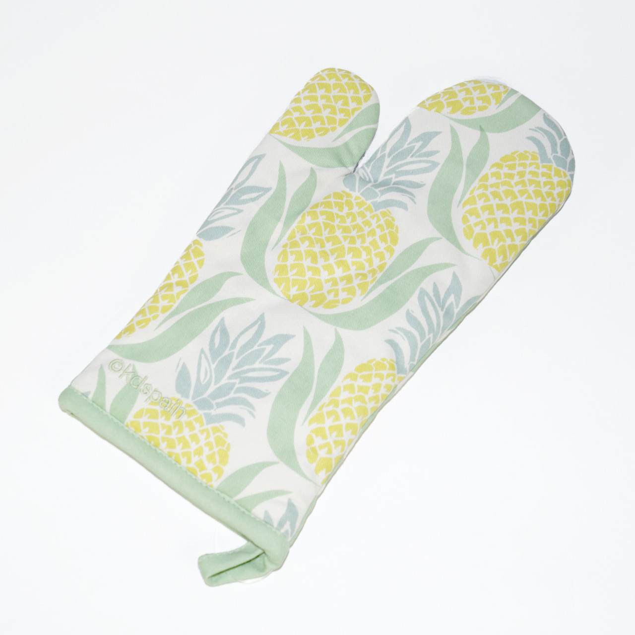 https://cdn11.bigcommerce.com/s-3vkhs5ezm3/images/stencil/1280x1280/products/1510/4998/Welcome-Pineapple-Oven-Mitt__S_1__31841.1617654335.jpg?c=1
