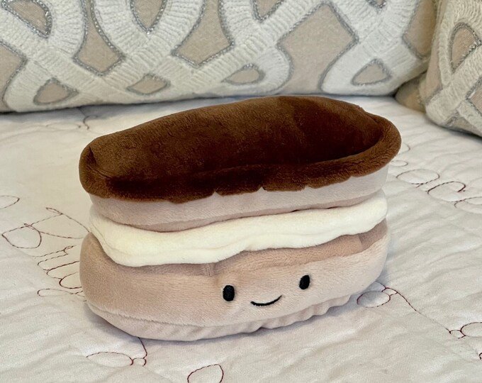 Jellycat Plush Pastry Eclair, Choux Pastry