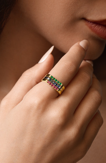 18K White Gold Blue Sapphire El Mar Five Stone Stackable Ring