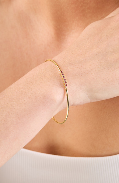 18K Yellow Gold El Mar Ruby Row Bangle Bracelet