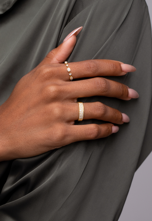 18K Yellow Gold Pave Diamond Mika Band Ring