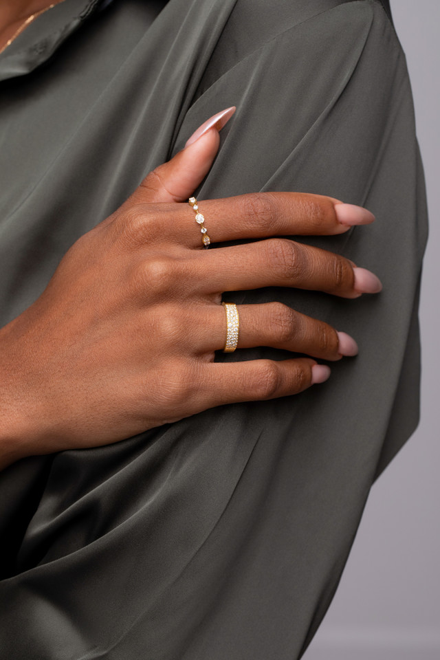 18K Yellow Gold Pave Natural Diamond Mika Band Ring