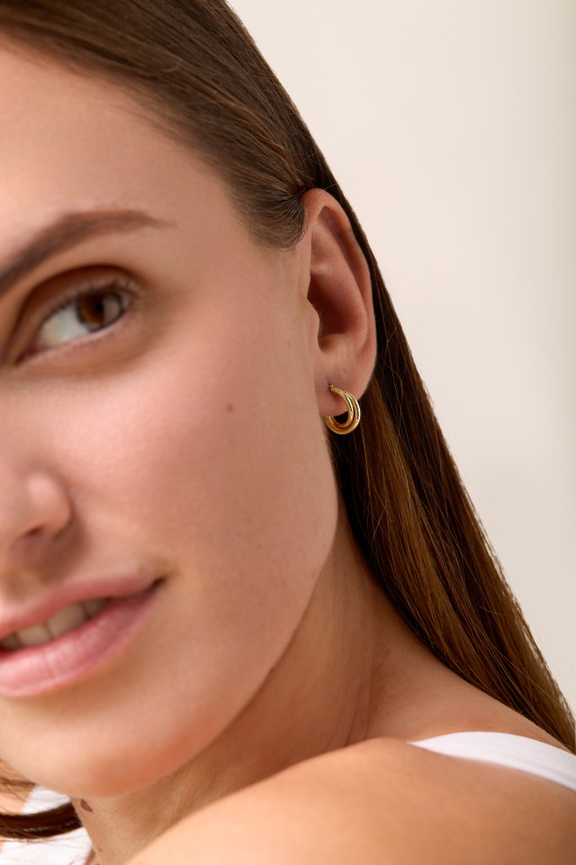 14K Yellow Gold Bony Levy Small Overlap Hoop Earrings