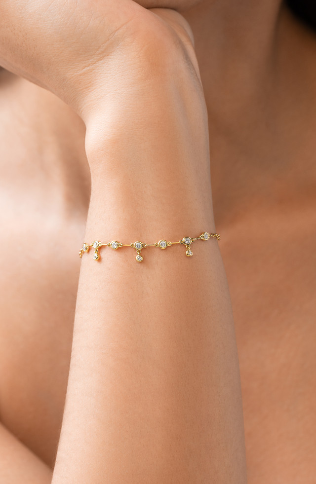 18K Yellow Gold Diamond Monaco Line Station Bracelet