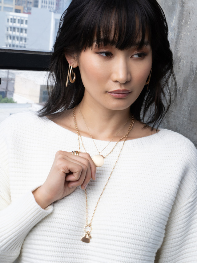 14K Yellow Gold Plain Circular Pendant Necklace