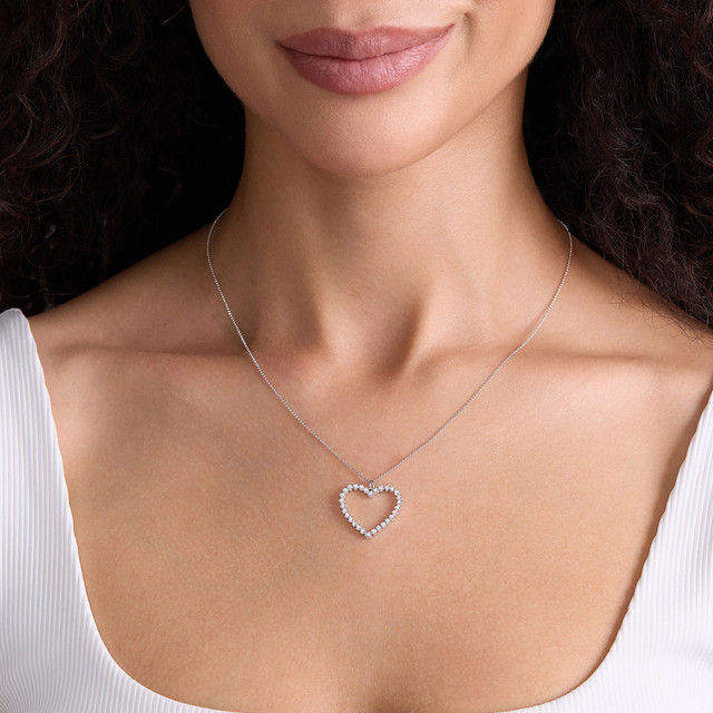 18K White Gold Liora Natural Diamond Heart Pendant Necklace