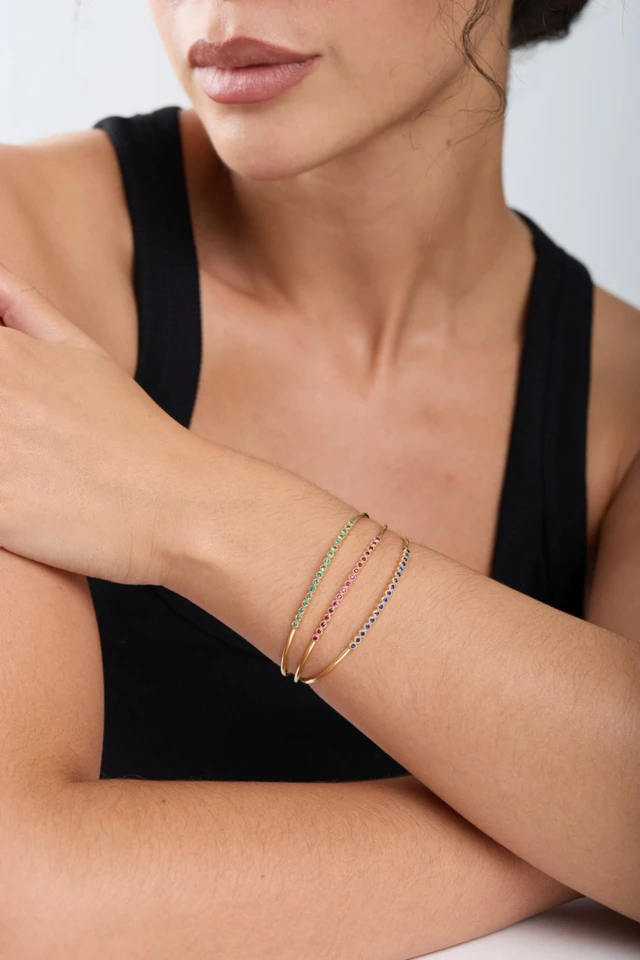 18K Yellow Gold El Mar Ruby Minimalist Bangle Bracelet