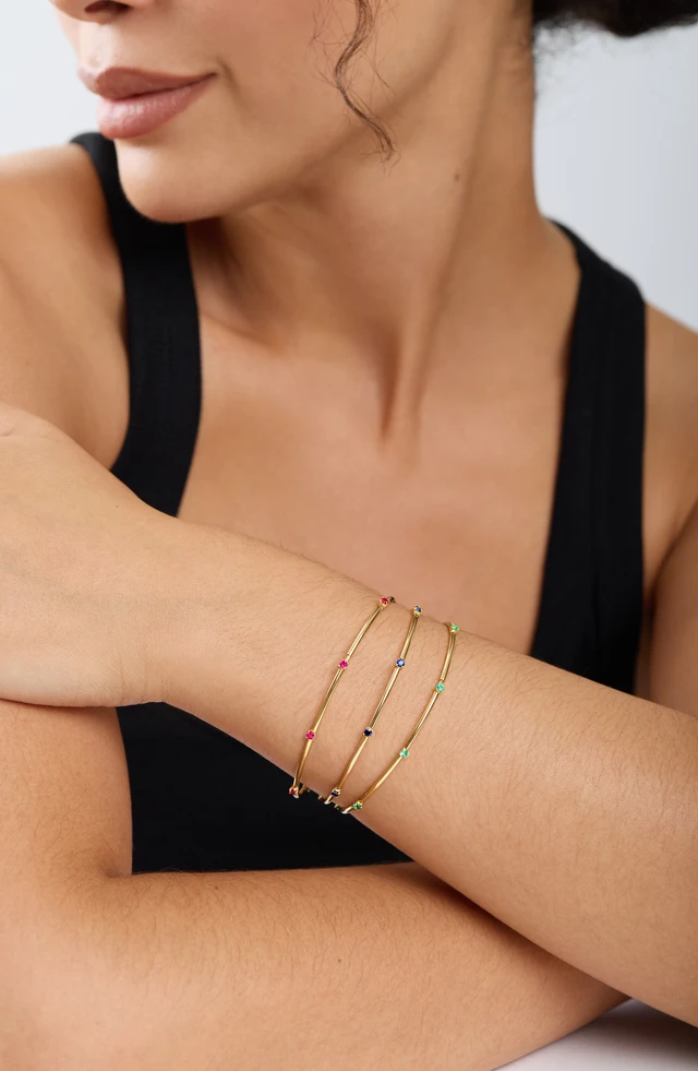 18K Yellow Gold El Mar Emerald Infinity Bangle Bracelet