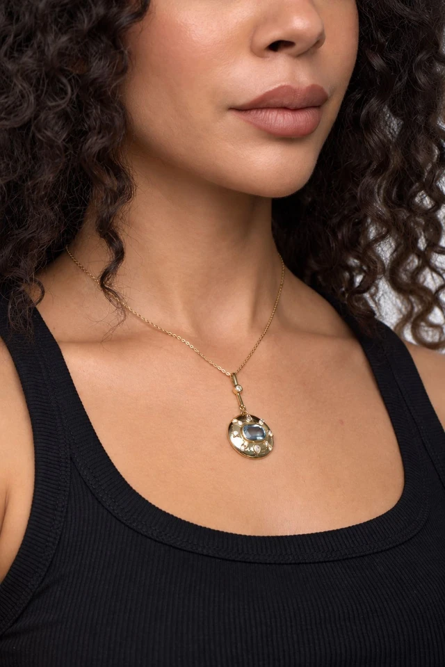 18K Yellow Gold Iris Aquamarine and Natural Diamond Medallion Pendant Necklace