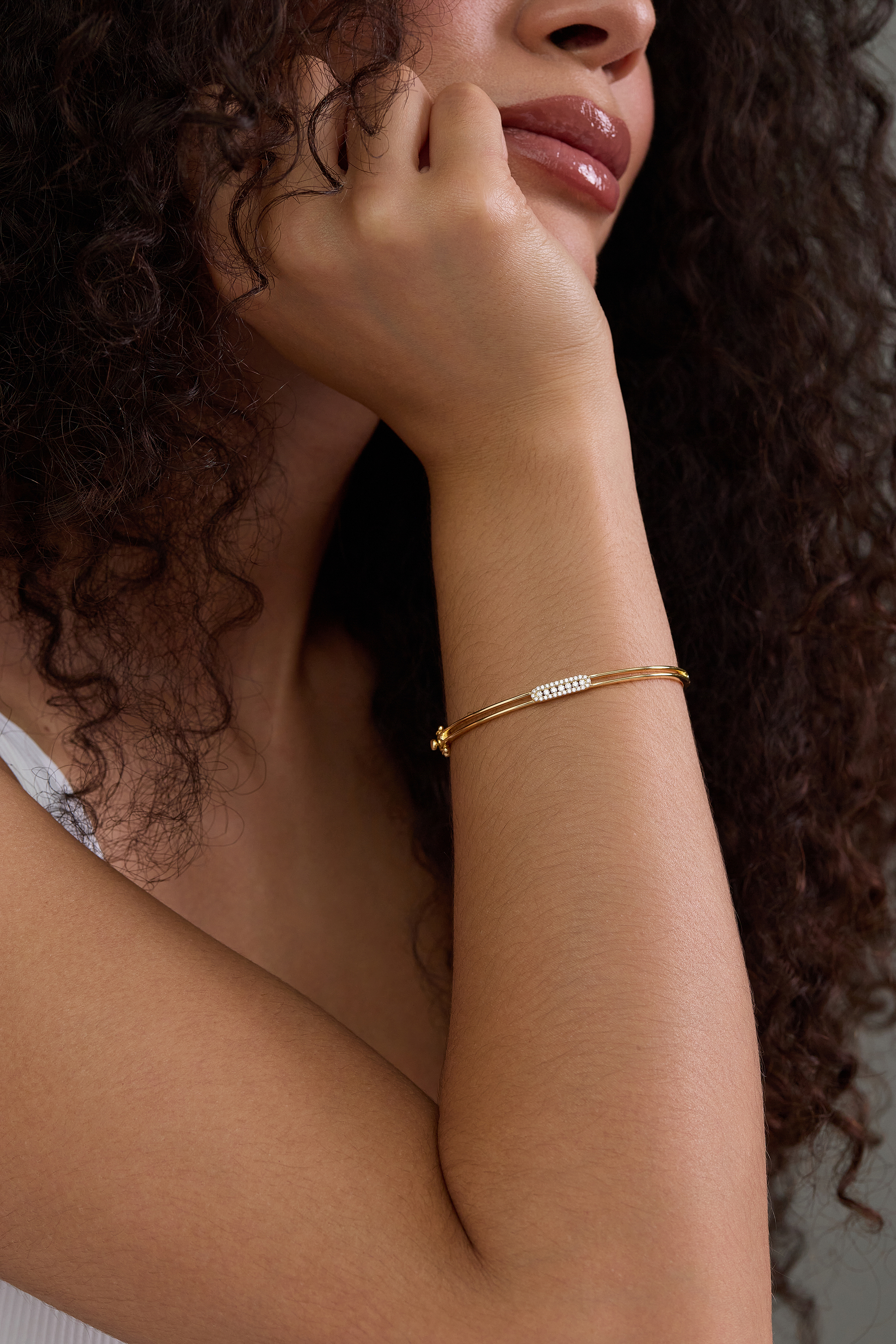 18K Yellow Gold Natural Diamond Mika Elegant Bangle Bracelet