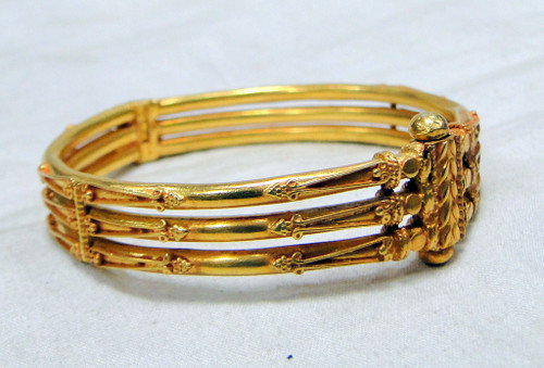 gold bangle bracelet 22 k gold vintage handmade jewelry 11902