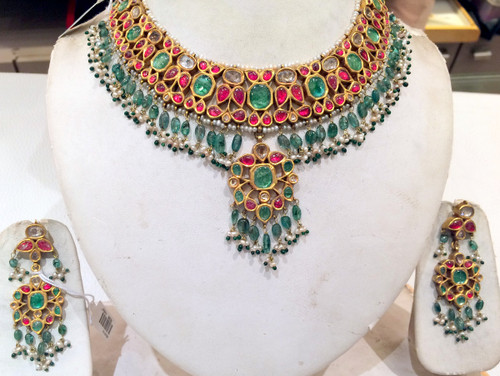 20K Gold Polki Diamond Emerald Kundan Earrings Necklace choker