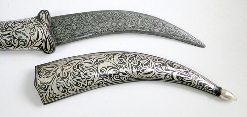 DAMASCUS STEEL BLADE HEAD KNIFE WITH PURE SILVER WIRE WORK