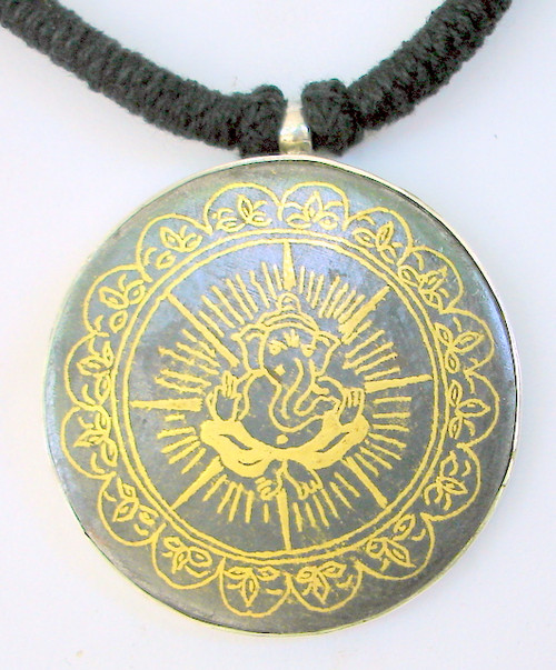 VINTAGE OLD SILVER GOLD PENDANT JEWELRY NECKLACE BEAD