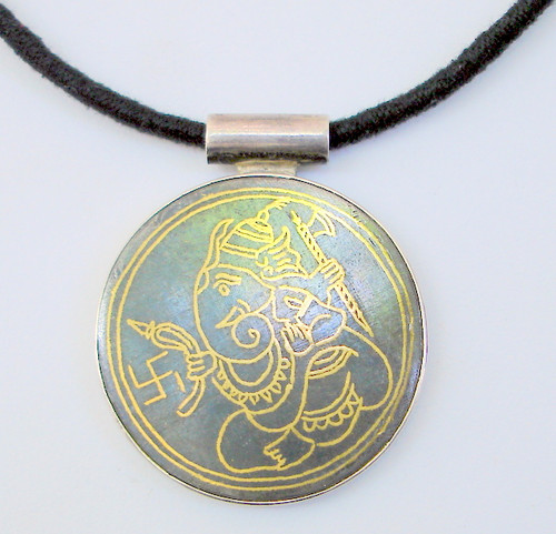 VINTAGE OLD SILVER GOLD PENDANT JEWELRY NECKLACE BEAD 3152