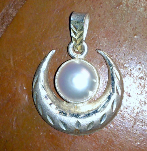 Vintage 925 solid sterling silver crescent  Moon Pearl Pendant