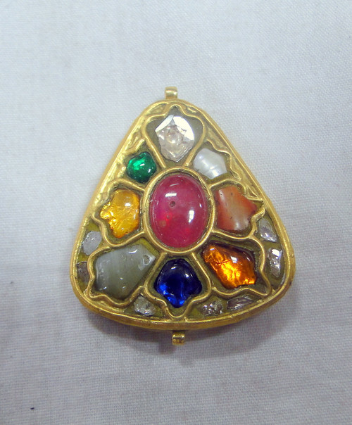 Vintage 22 K gold Navratna Gemstone Pendant jewelry