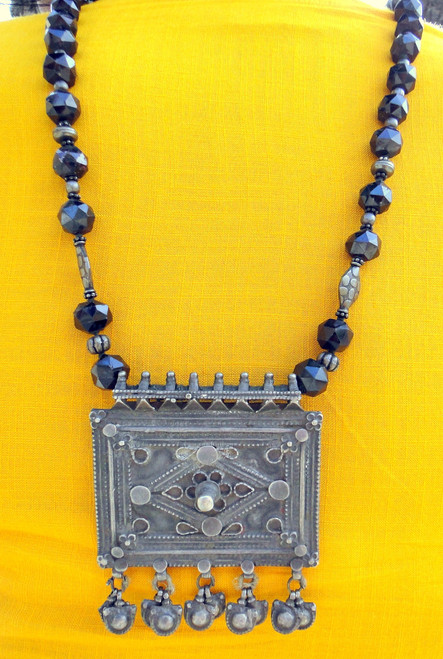 Ethnic Tribal Old Silver Pendant and Onyx Gemstone Beads Necklace 13260