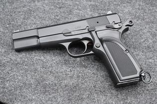 Royal Regulator: Review of the Inglis L9A1 9mm - Guns.com