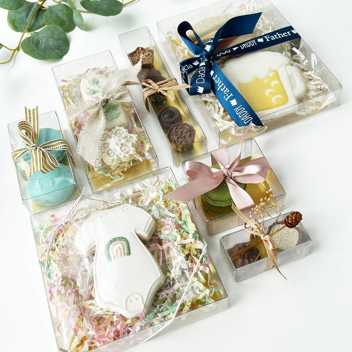 Image of Clear Set Up Boxes with Gold Liner