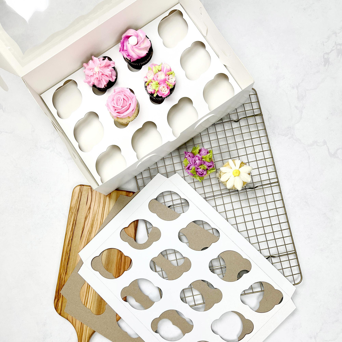 12 Cupcakes - 14 x 10in.