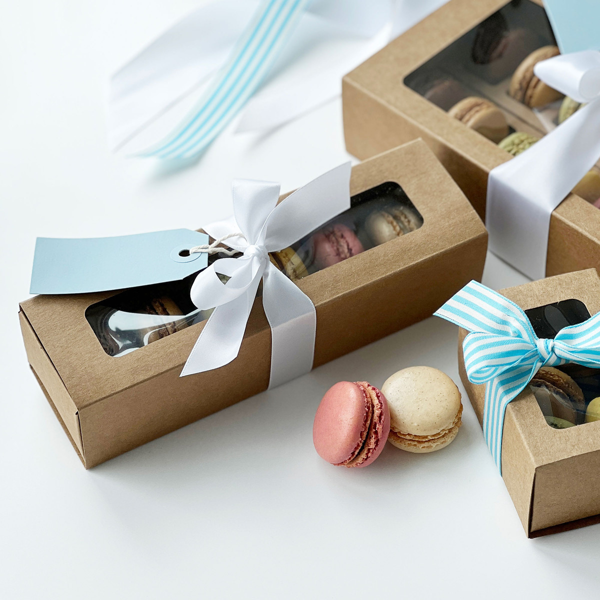 8.25 x 2.5 x 2in - Fits 6 macarons