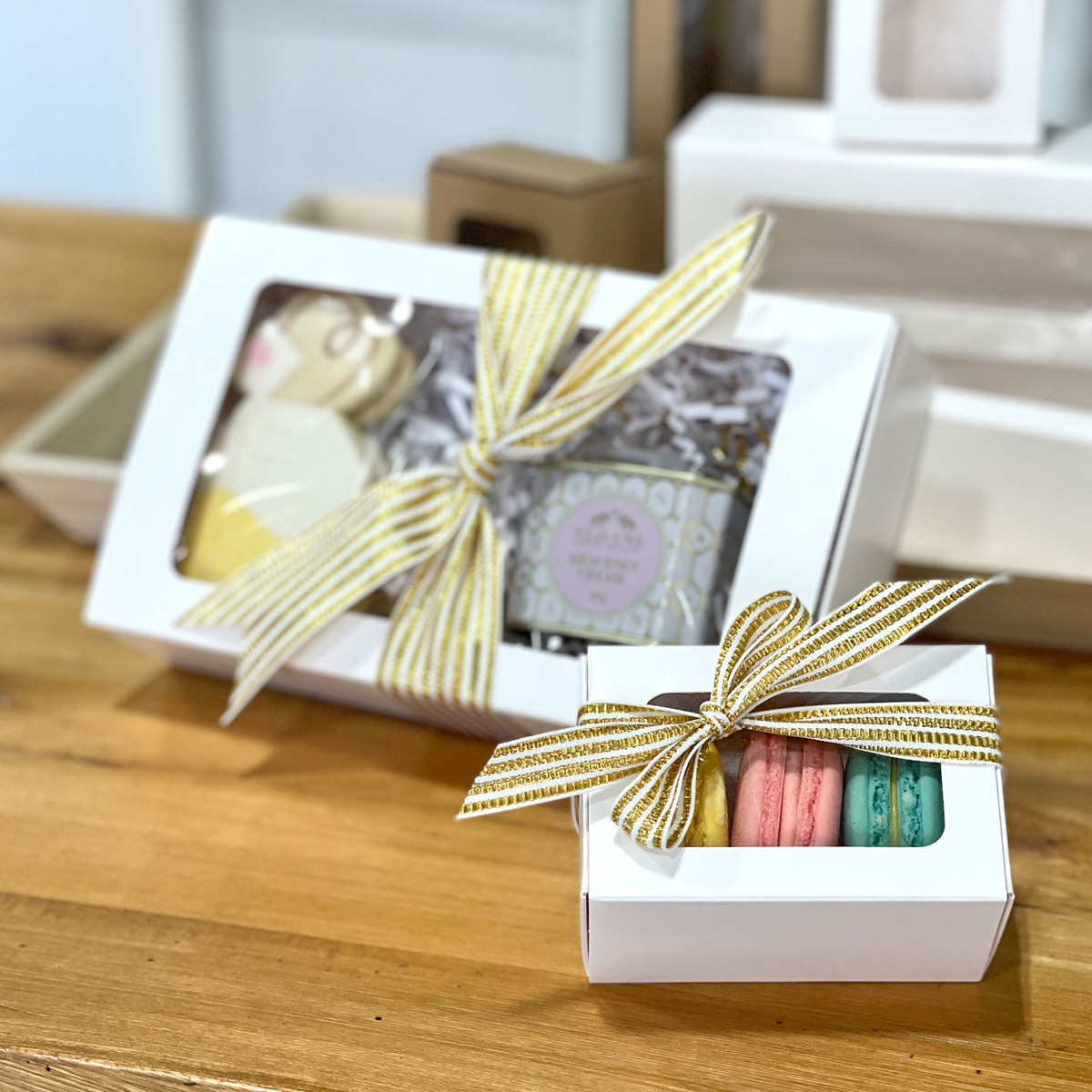 Image of White Window Macaron Boxes
