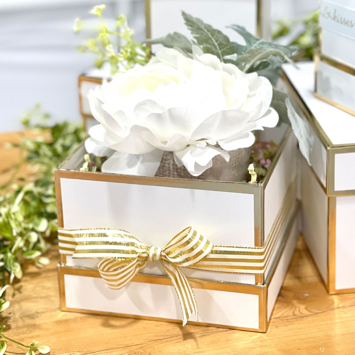 White - 6 x 6 x 4.5in.