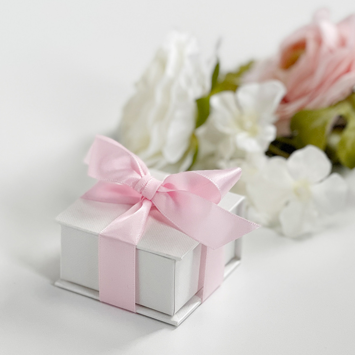 White Pearl - 2 x 2 x 1in.