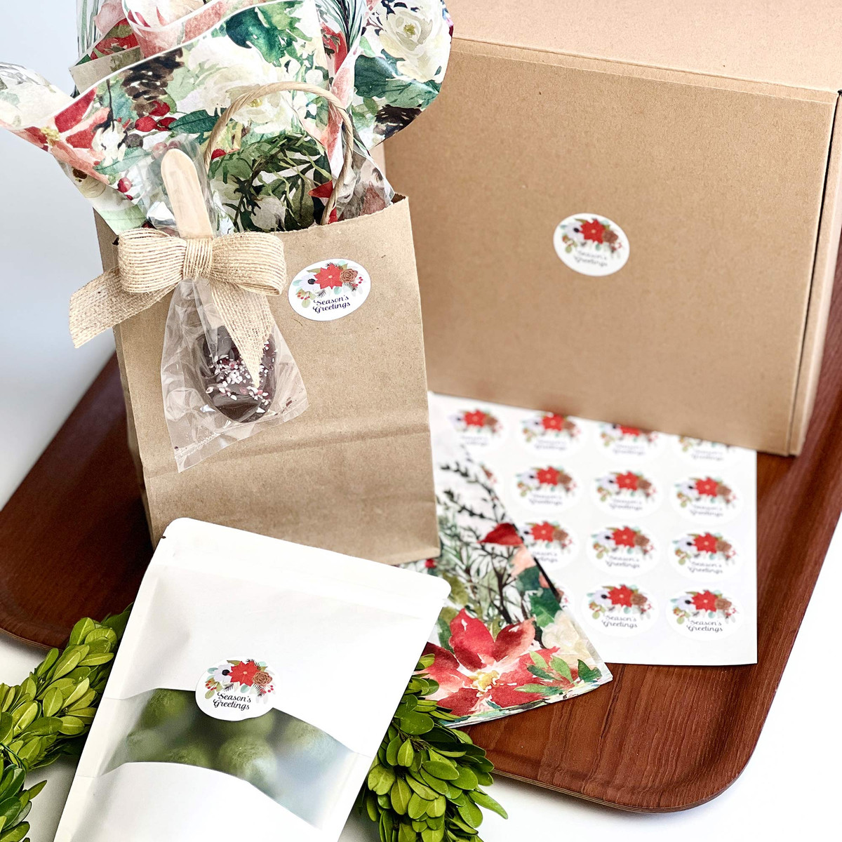 Floral Season's Greetings - 1.5in - 30pk