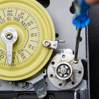 Intermatic T173, 24-Hour Mechanical Time Switch with Skip-a-Day, 120 VAC, 60Hz, DPST, Indoor Metal Enclosure, 1 Hour Interval_main