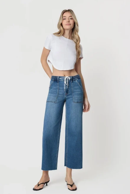 High Rise 
Drawstring 
Baggy Wide Leg 
Raw Hem