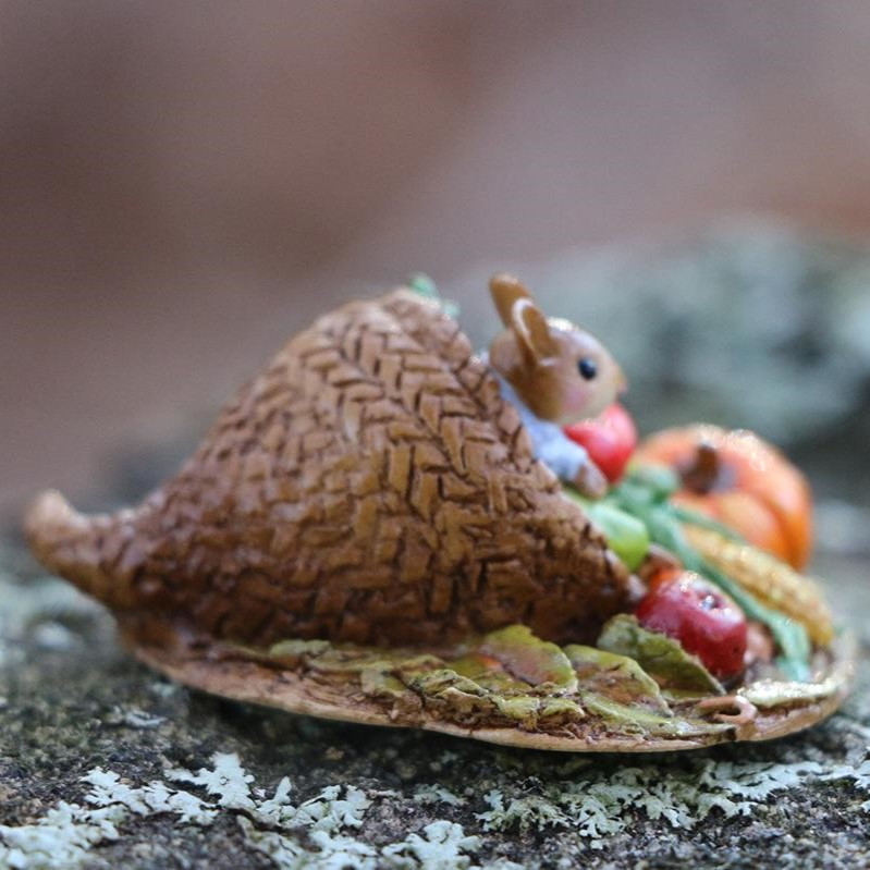 Wee Forest Folk M-680 Horn of Plenty Mousey