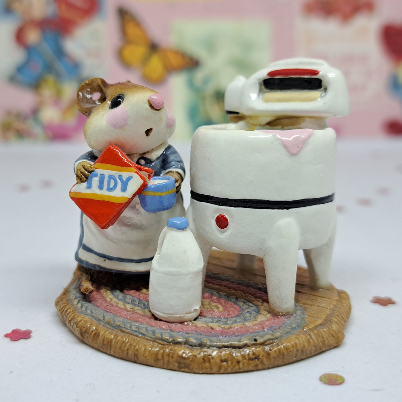 Wee Forest Folk Miniatures M-113 - Tidy Mouse - Endeavour Toys