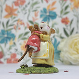 Wee Forest Folk Miniatures M-229b - Her Big Hug (Yellow) 