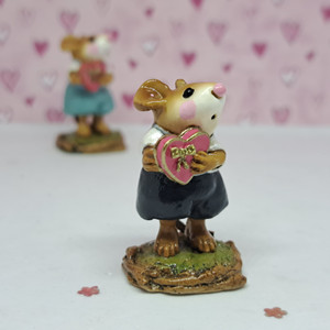 Wee Forest Folk Miniatures M-080a - Be Mine (Gray) Wee Forest Folk Miniatures M-080a - Be Mine (Gray)