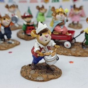 Wee Forest Folk Miniatures MP-1 - Drum Leader Wee Forest Folk Miniatures MP-1 - Drum Leader