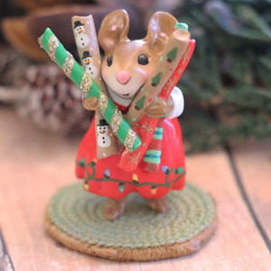 Wee Forest Folk Miniatures M-655a - Wrap it Up! (Red) Wee Forest Folk Miniatures M-655a - Wrap it Up! (Red)