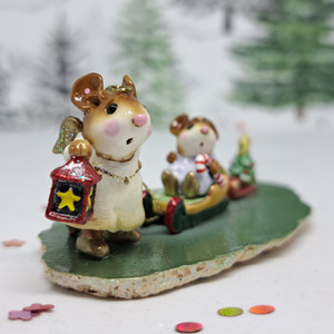 Wee Forest Folk Miniatures M-262 - Lighting the Way