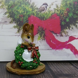 Wee Forest Folk Miniatures M-231 - Wreathmaker (White)