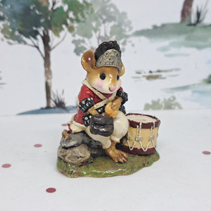 Wee Forest Folk Miniatures MM-13 - Red Coat II