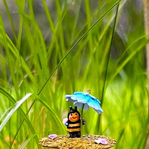 Wee Forest Folk Miniatures A-67 - Bee Happy (Blue) Wee Forest Folk Miniatures A-67 - Bee Happy (Blue)