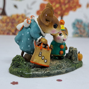 Wee Forest Folk Miniatures M-372 - Mommy's Little Trickster Wee Forest Folk Miniatures M-372 - Mommy's Little Trickster