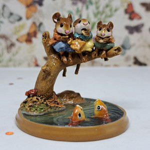 Wee Forest Folk Pond Mice PM-1 - Chums Hangin' Out 