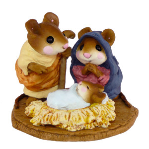 Wee Forest Folk Miniatures M-117 - Chris-Mouse Pageant Wee Forest Folk Miniatures M-117 - Chris-Mouse Pageant