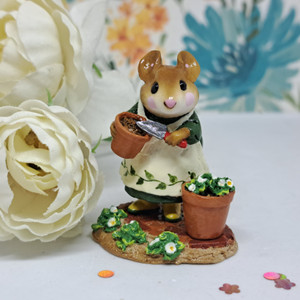 Wee Forest Folk Miniatures M-237 - Patient Lucy (Green)