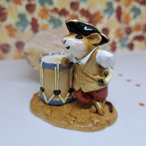 Wee Forest Folk Miniatures MM-10 - Concord Minute Mouse Wee Forest Folk Miniatures MM-10 - Concord Minute Mouse