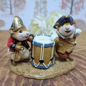 Wee Forest Folk Miniatures MM-09 - Concord Minute Mouse and Red Coat Mouse Wee Forest Folk Miniatures MM-09 - Concord Minute Mouse and Red Coat Mouse